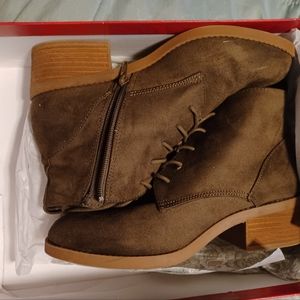 Women olive green boots